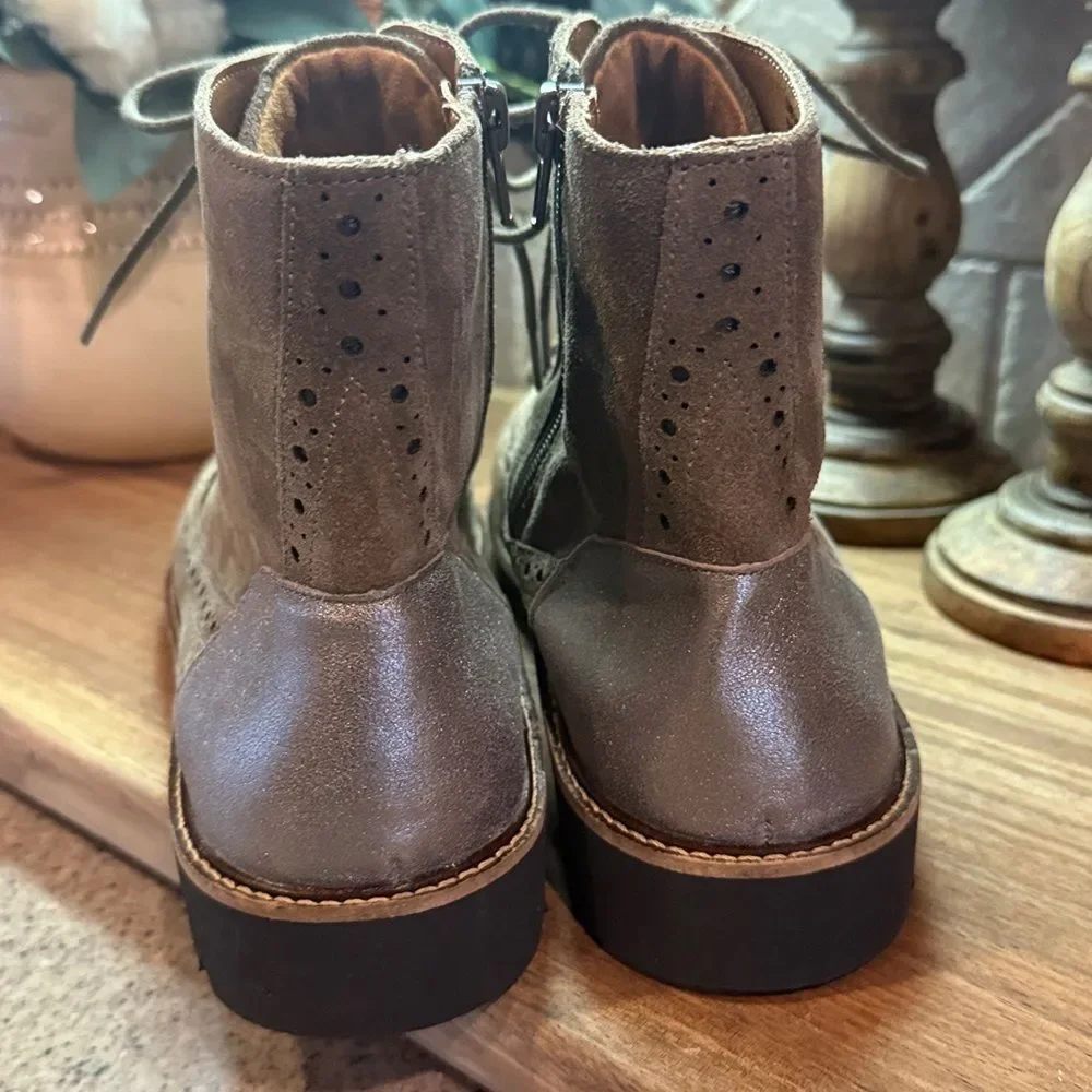 Women's Aetrex Margot - Taupe - 9.5 - Excellent Condition/Like New without box